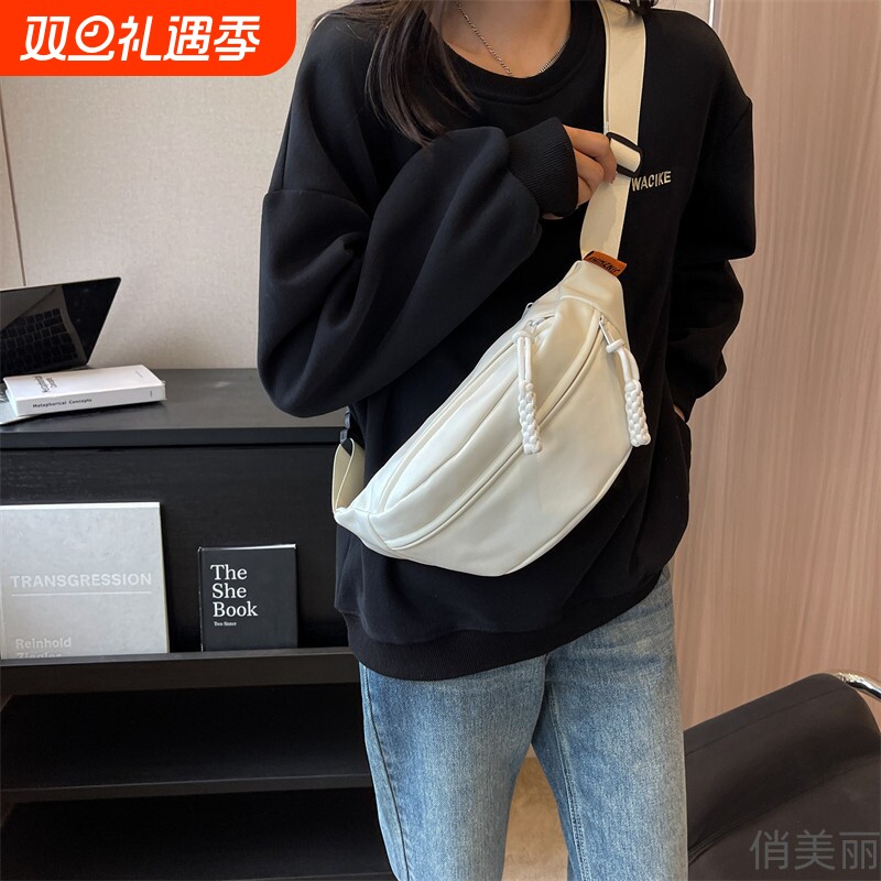 超火胸包2024夏新款韩版时尚洋气拉链女士腰包宽肩带小包包斜挎包