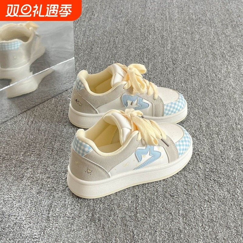 优妮蒂星星大码板鞋女2025秋新款厚底休闲百搭小众学生运动面包鞋