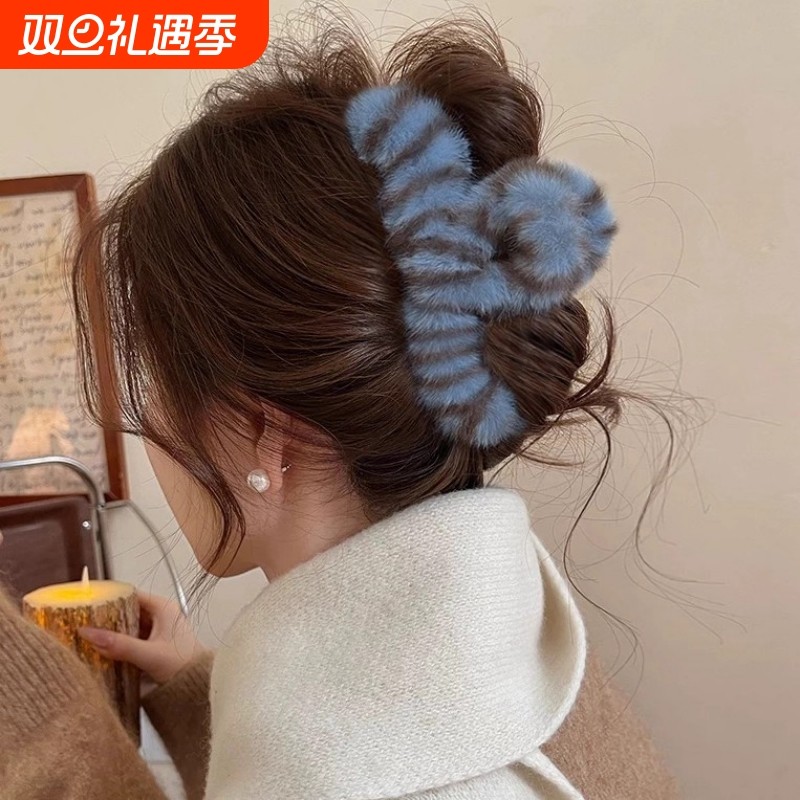 秋冬高级感毛绒豹纹抓夹女大号后脑勺毛茸茸鲨鱼夹盘发发夹子头饰