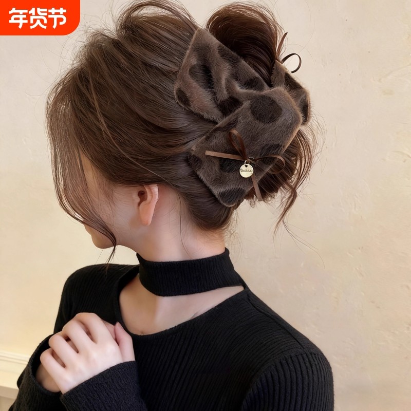 奶咖~三角抓夹女波点毛绒鲨鱼夹2025新款大号盘发夹秋冬发饰高级,饰品/流行首饰/时尚饰品新,发饰,淘宝优惠券,粉丝福利购,淘宝优惠卷