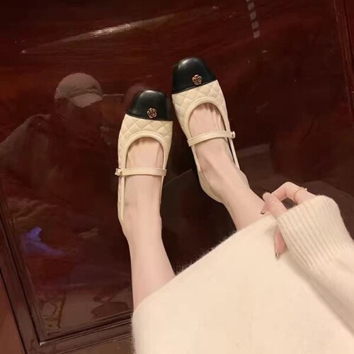 意尔康心选玛丽珍鞋女2026秋季新款平底复古防滑山茶花通勤乐福豆