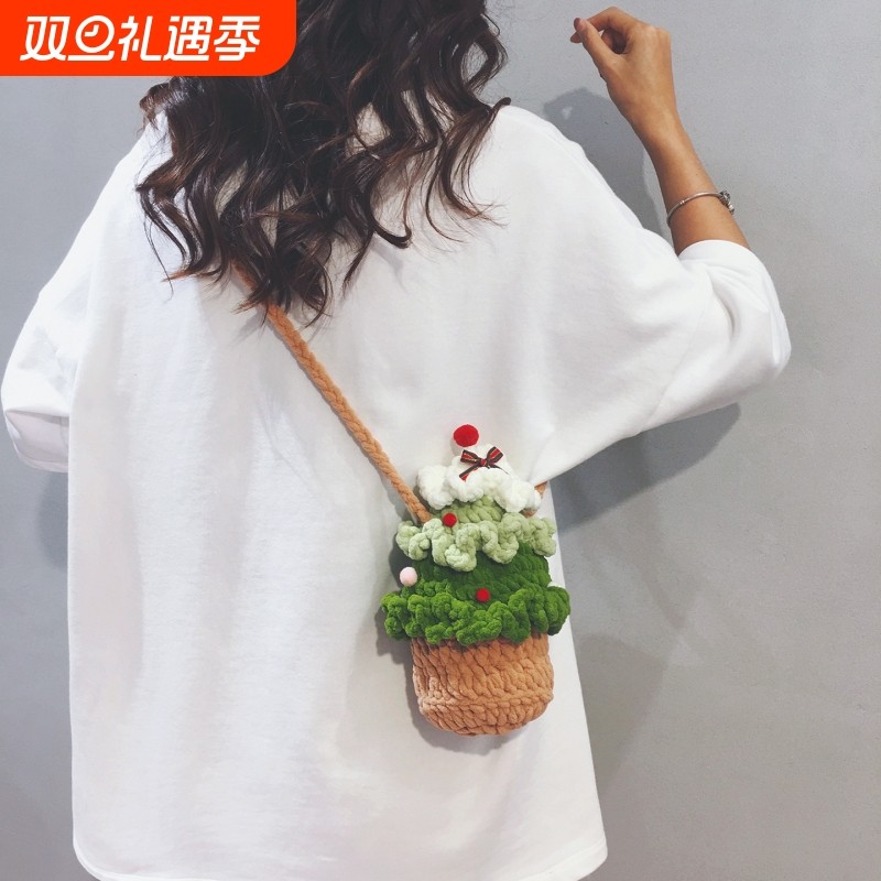 毛线针织圣诞树玩偶包女2025冬新款儿童生日节日礼物手机斜挎小包
