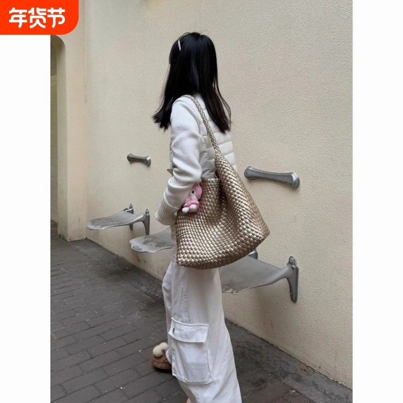 香槟色编织托特包包2026新款大容量大包单肩水桶包卡通手提包,箱包皮具/热销女包/男包,托特包,淘宝优惠券,粉丝福利购,淘宝优惠卷