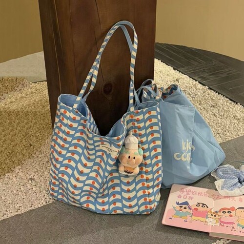 2026慵懒风韩系学生休闲时尚双面大容量购物袋红色帆布蓝色波点