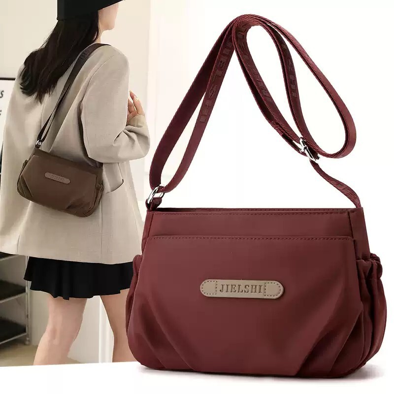 牛津布斜挎包女轻便多层尼龙帆布妈妈包中年女士单肩斜跨小包通勤