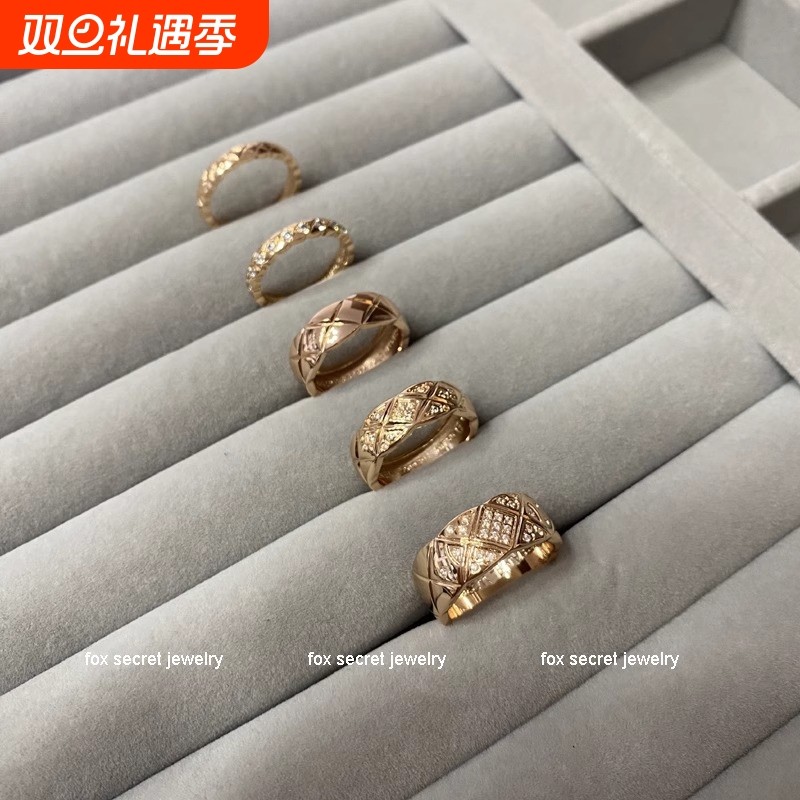 玫瑰金~菱格戒指钛钢格纹情侣叠戴指环高级感高版本宽版带钻精致
