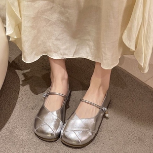 意尔康心选气质淑女英伦风小皮鞋女2026秋季新款配裙子百搭仙女风