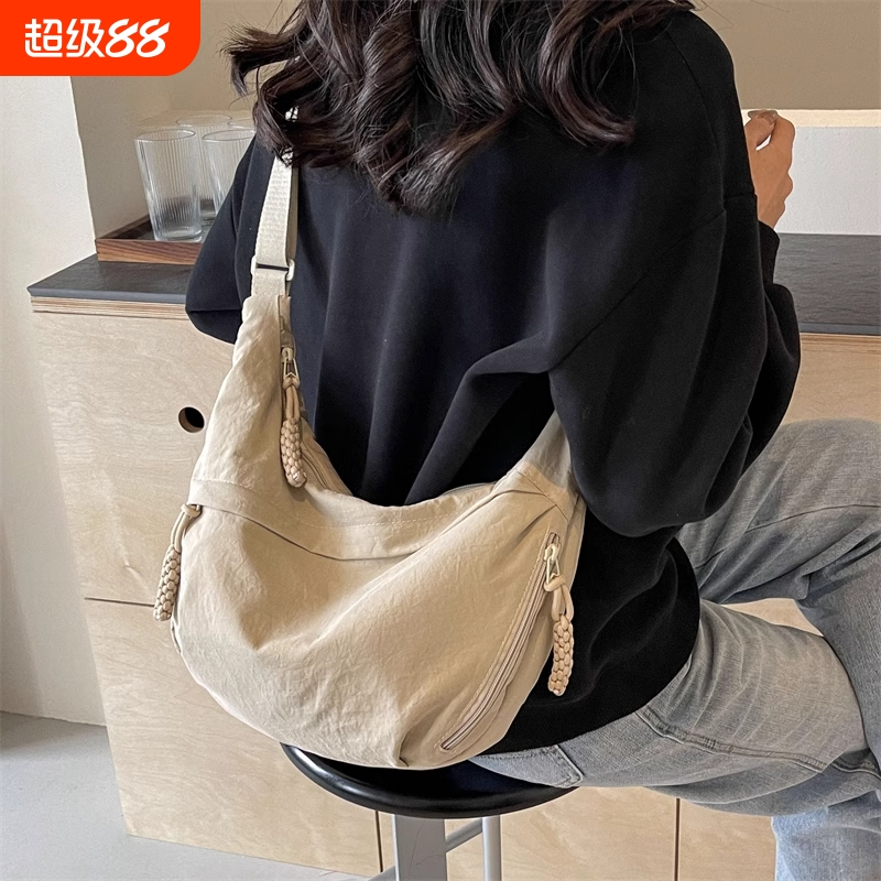 斜挎包饺子包女25新款百搭休闲包