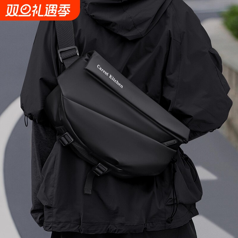 男生大容量旅行时尚单肩包男士运动通勤包2025新款骑行斜挎包男款