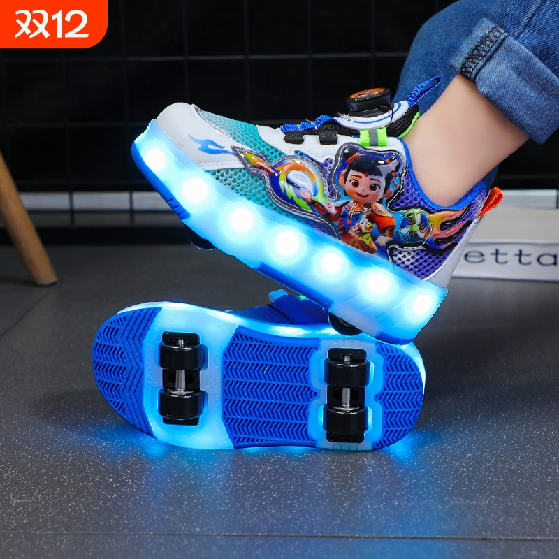 2025新款夏季儿童暴走鞋男童发光运动滑轮鞋男孩四轮鞋子纽扣网面