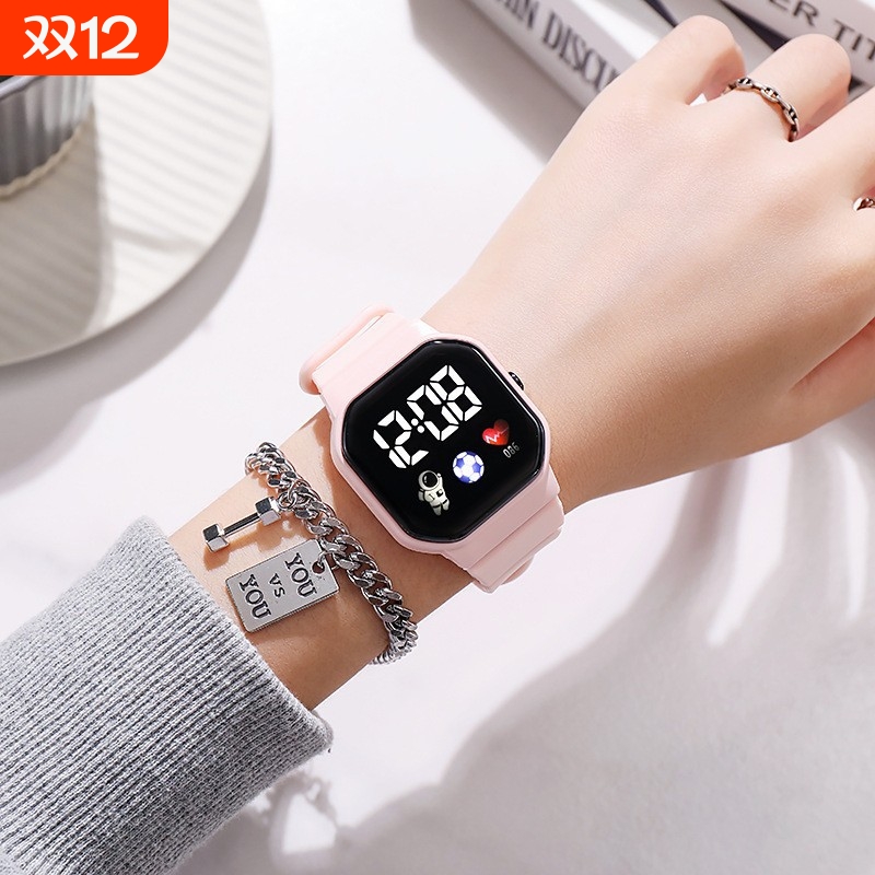 新款LED电子手表爱心时尚简约运动款小学生少儿LED电子表方形白色