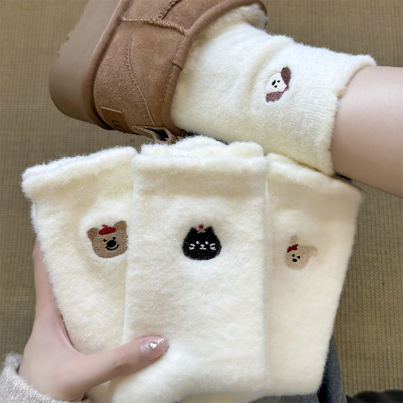 毛绒袜子女士2025新款爆款秋冬季中筒袜加绒加厚保暖月子袜澳绒