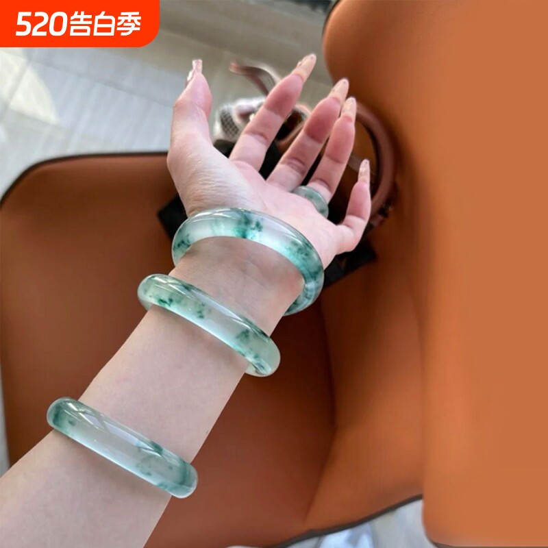 高冰飘花岫玉翡翠平替玉石手镯高档珠宝女款翡翠手镯冰飘花镯子