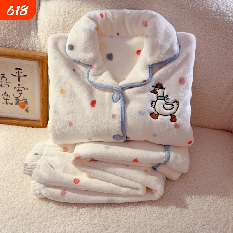 冬季女童可爱珊瑚绒睡衣加厚保暖法兰绒女孩中大童家居服kt猫波点