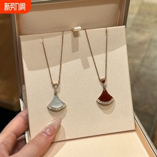 小裙子项链精致镀厚18k玫瑰金轻奢锁骨链白贝母扇形吊坠简约气质