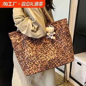 2060.bag复古休闲豹纹托特包女2024秋冬新款上班通勤大容量单肩包