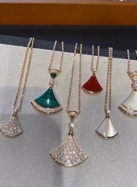 小裙子项链女镀18k玫瑰金轻奢锁骨链白贝母扇形吊坠新年白金