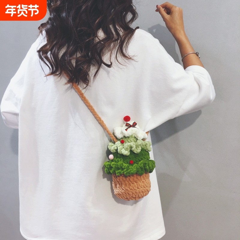 毛线针织圣诞树玩偶包女2025冬新款儿童生日节日礼物手机斜挎小包