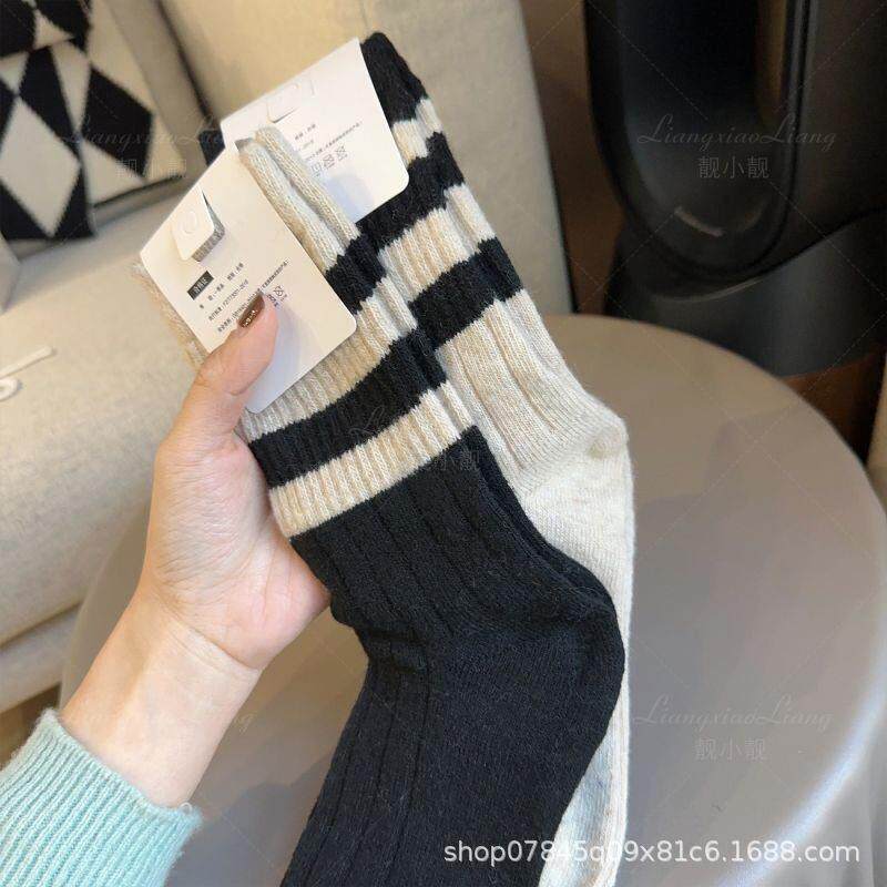 配鲨鱼裤的袜子女中筒袜秋冬条纹运动长筒袜春夏百搭学院风泡泡袜