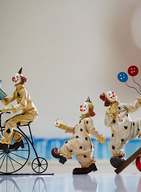 北欧马戏团小丑人物摆件家居创意装饰桌面玄关外贸树脂工艺品