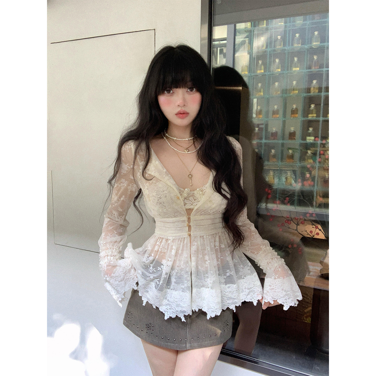 纯欲辣妹微透蕾丝V领长袖衬衫