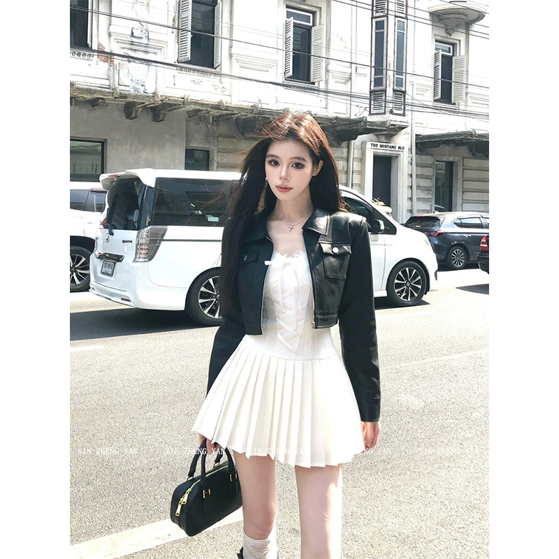 微胖甜辣妹蕾丝拼接白色吊带裙
