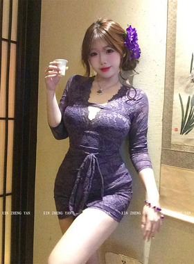 XZY/欣争艳 微胖mm轻熟风紫色蕾丝连衣裙女秋冬性感修身包臀短裙