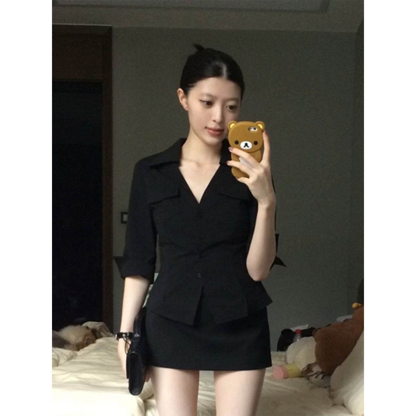 微胖性感海妖风修身黑色V领衬衫
