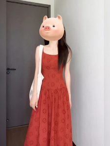 XZY/欣争艳 胖mm茶歇法式橘红色刺绣背心连衣裙女宽松显瘦吊带裙