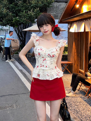 甜辣妹收腰蕾丝碎花小飞袖上