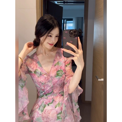 甜美减龄印花喇叭袖连衣裙