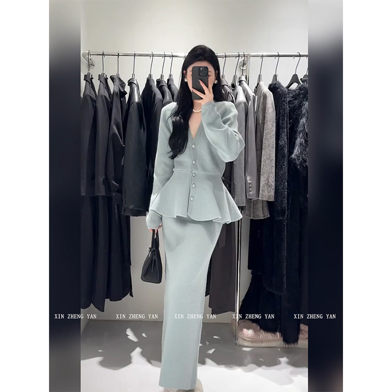 胖mm法式小香风V领长袖针织衫