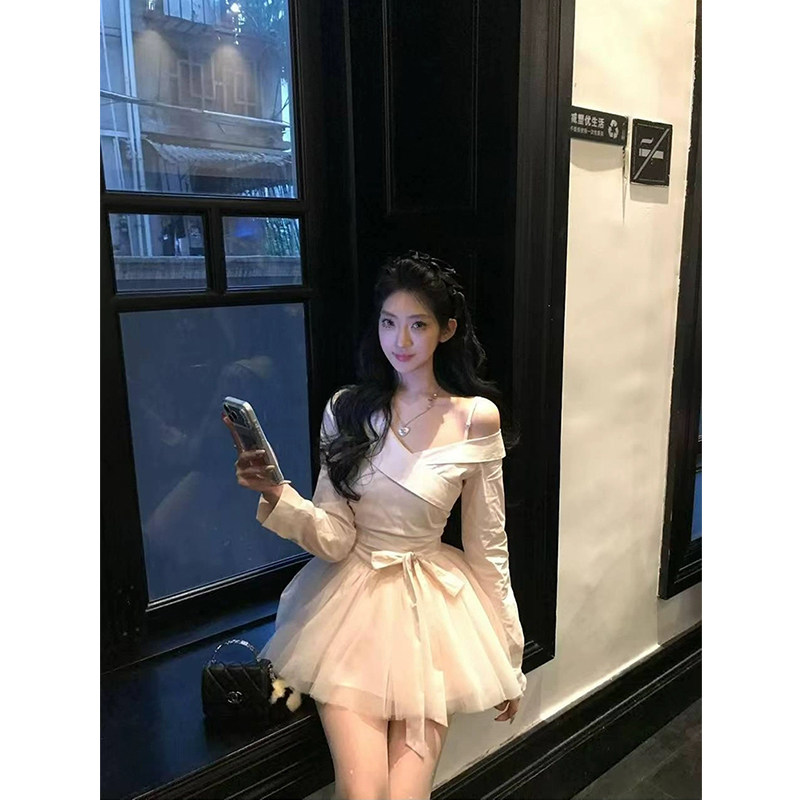 微胖纯欲芭蕾风斜肩吊带连衣裙