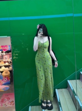 XZY 微胖纯欲复古绿色V领碎花吊带连衣裙女25年夏修身度假包臀裙