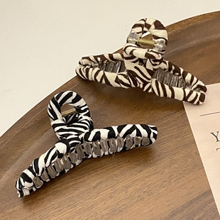 鲨鱼夹黑白斑马纹发夹女头饰夏季发卡抓夹后脑勺大号韩国气质夹子