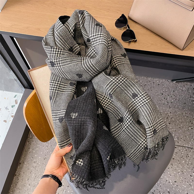 秋冬新款爱心千鸟格围巾女韩版百搭加厚学生保暖披肩两用双面围脖