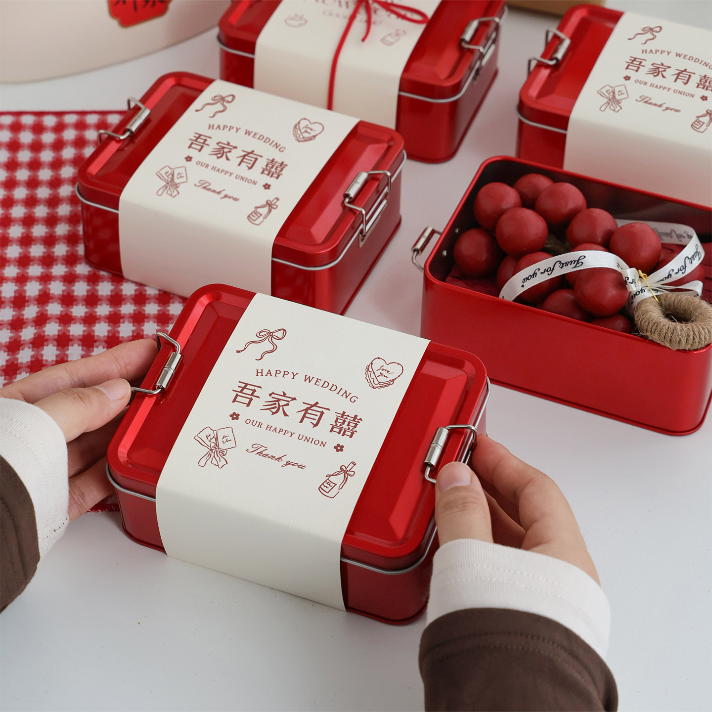 新款马口铁礼盒凤梨酥锁扣铁盒子凤梨酥复古饼干喜糖点心包装空盒