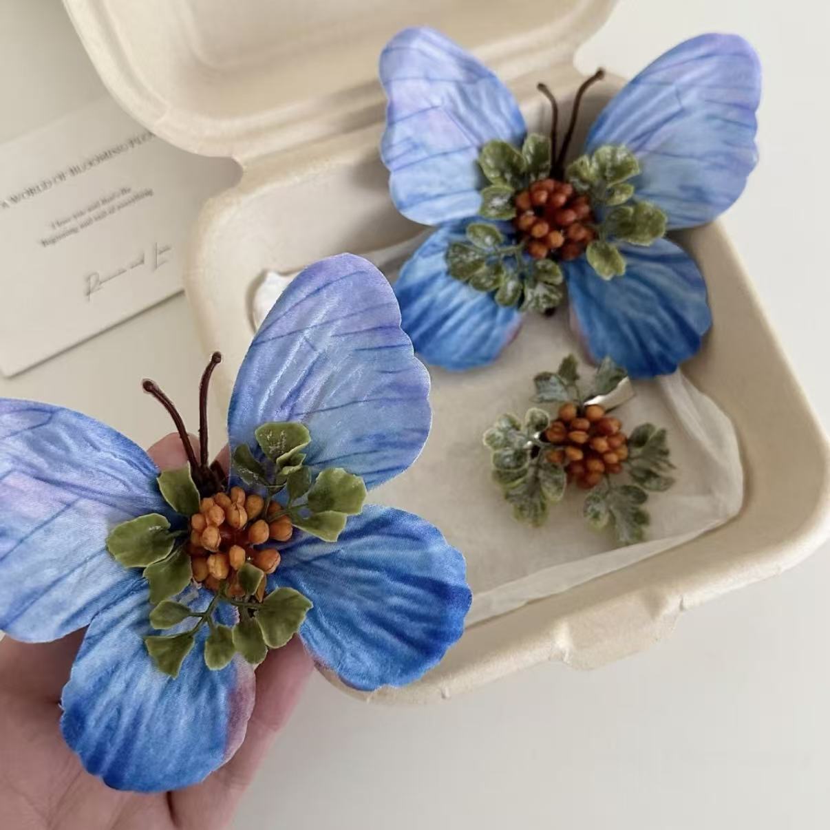 新款蓝色蝴蝶发夹枯叶碎发夹