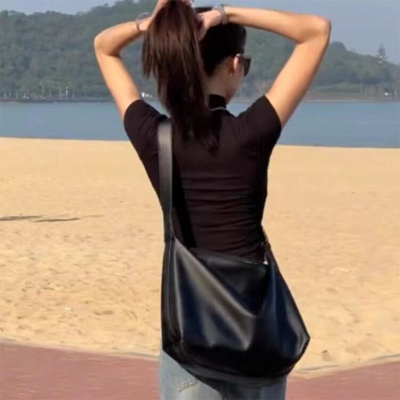 大容量软皮通勤托特包女款黑色图片