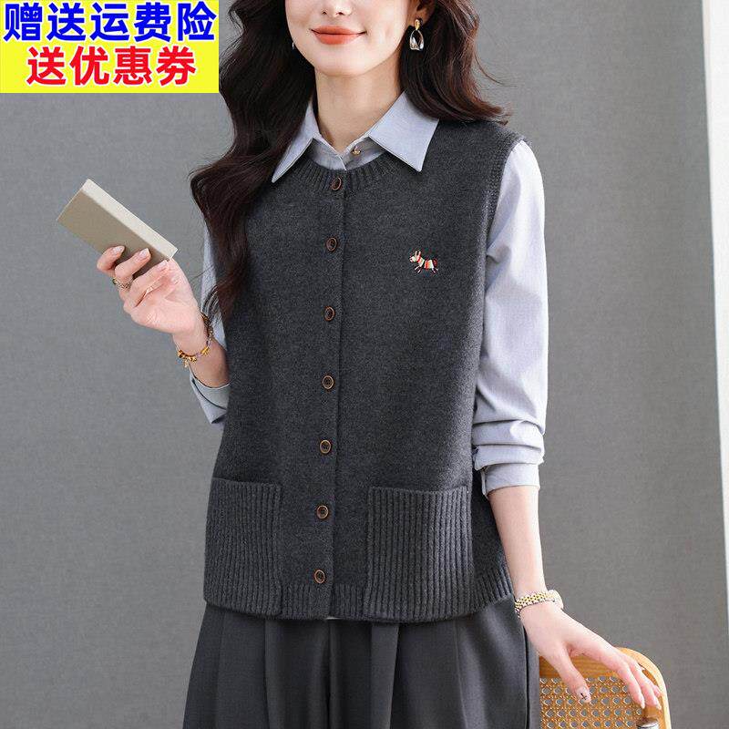 妈妈装羊毛针织马甲女圆领纽扣开衫早春新款无袖背心口袋毛衣马夹