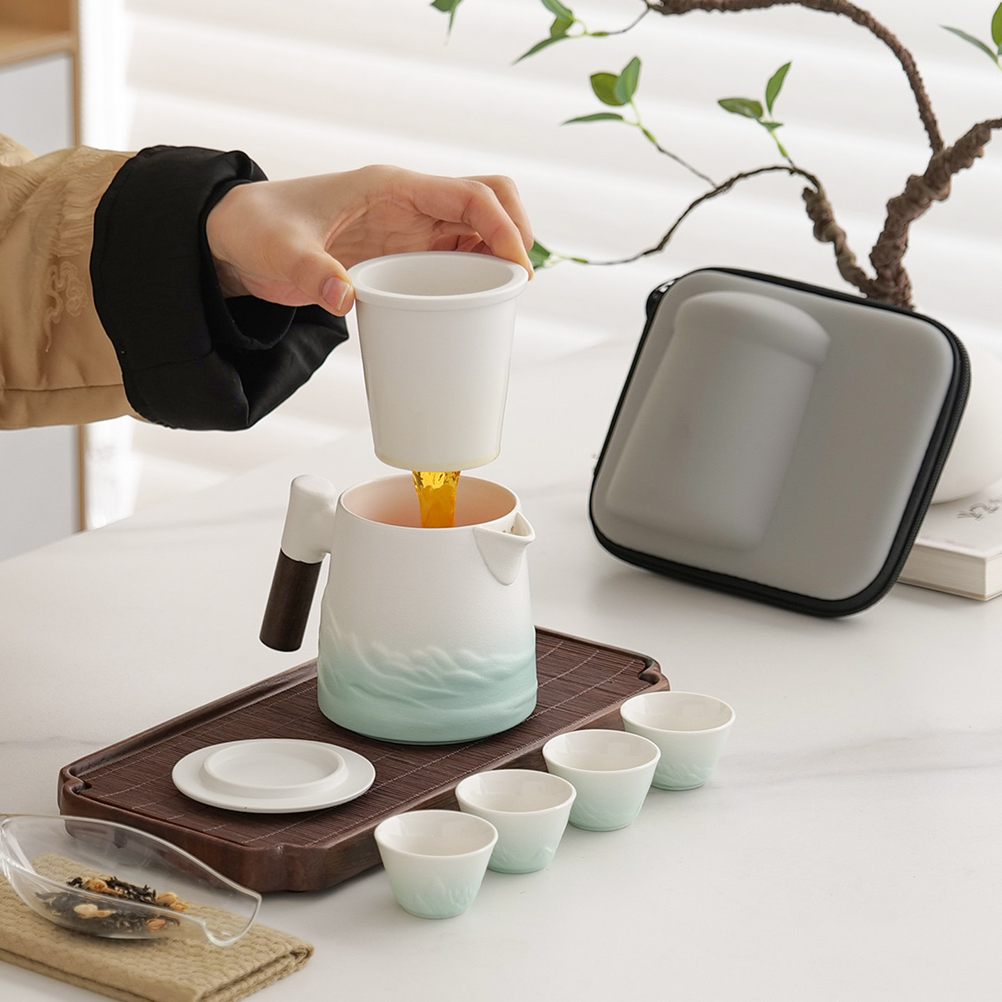 便携式陶瓷功夫茶具套装户外露营一壶四杯旅行茶具小套随行泡茶壶