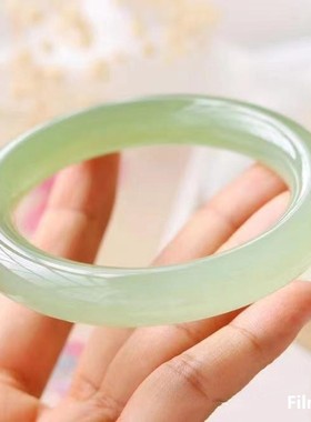 2026和田玉湖水绿色新疆青白玉手镯圆条玉石手镯自然晴水料圆条玉