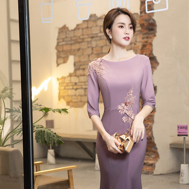 渐变豆沙粉色结婚长辈鱼尾礼服女喜婆婆婚礼晚宴缎面妈妈装年轻款