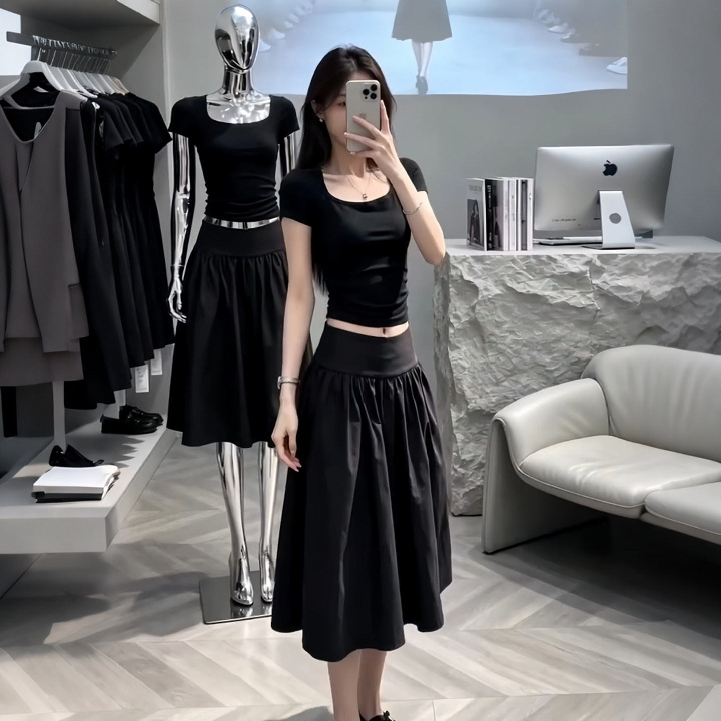 韩系穿搭黑色连衣裙女2026新款高级感修身t恤上衣高腰半裙两件套