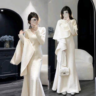 巨好看的千金小香风披肩斗篷连衣裙子女秋冬新款宽松显瘦包臀长裙