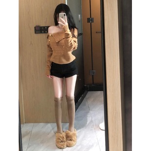 女秋季 纯欲辣妹高级感一字肩针织衫 小香风软糯温柔风毛衣露肩上衣