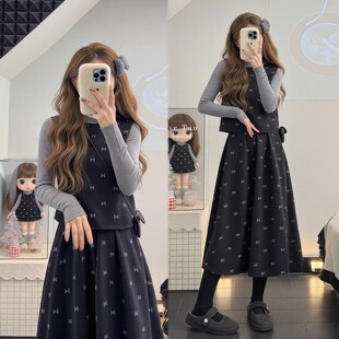 独特漂亮显瘦穿搭马甲连衣裙女2026春季高级小香风叠穿套装长裙子