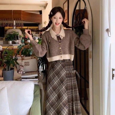 假两件POLO领复古美拉德翻领针织毛衣套装连衣裙子女冬季新款长裙