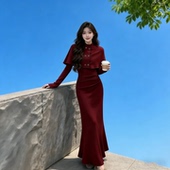 巨好看 红色斗篷连衣裙子女2026春季 新年战袍收腰显身材包臀长裙