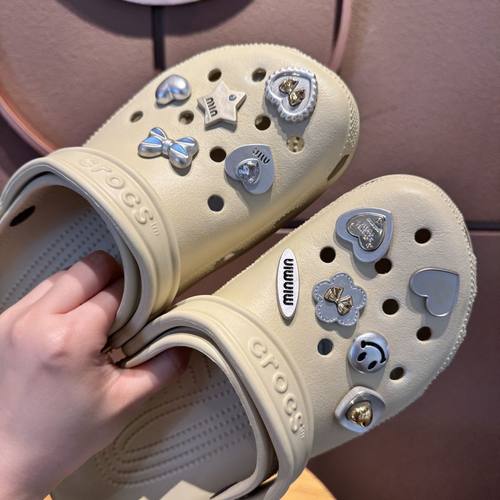 ins风巴洛克水钻笑脸可拆鞋扣